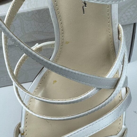 Jessica Simpson JS-Stassey-B White Matte Satin Bridal Heels 9.5 M - Picture 6 of 16